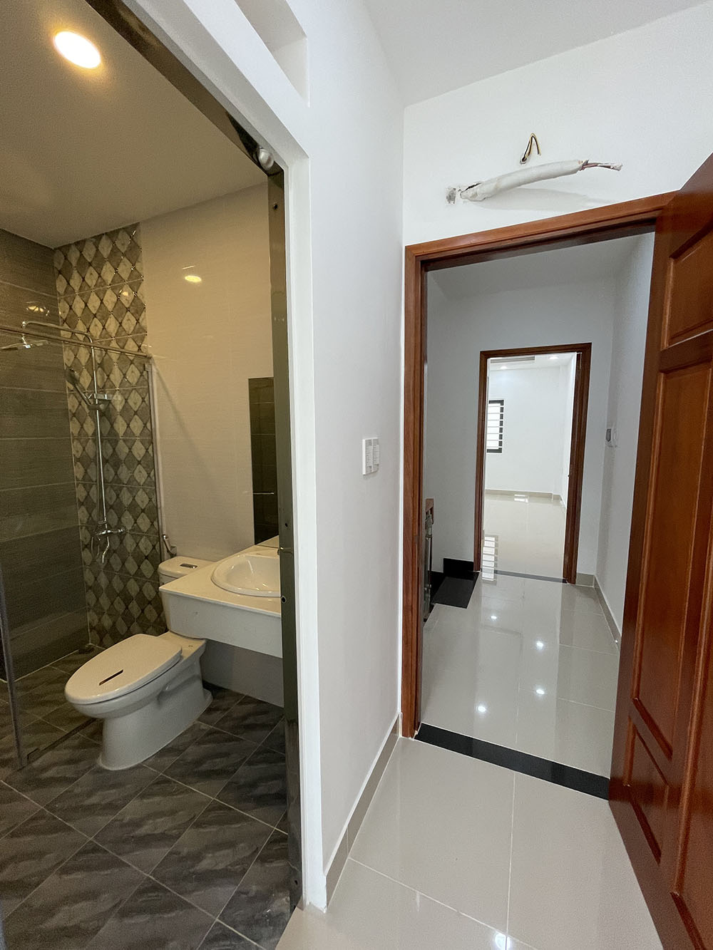 Tuyệt phẩm 3 lầu (4x15) 6 phòng t.kế Singapore, mới xây dựng, hẻm đẹp Phan Đình Phùng - gần PXLong